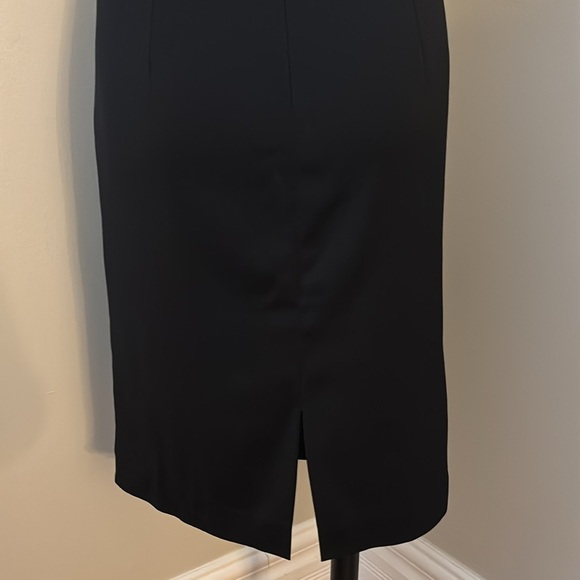 Le Chateau Black Sleeveless Dress with Asymmetrical Floral Ruffle Sz M - Picture 8 of 10